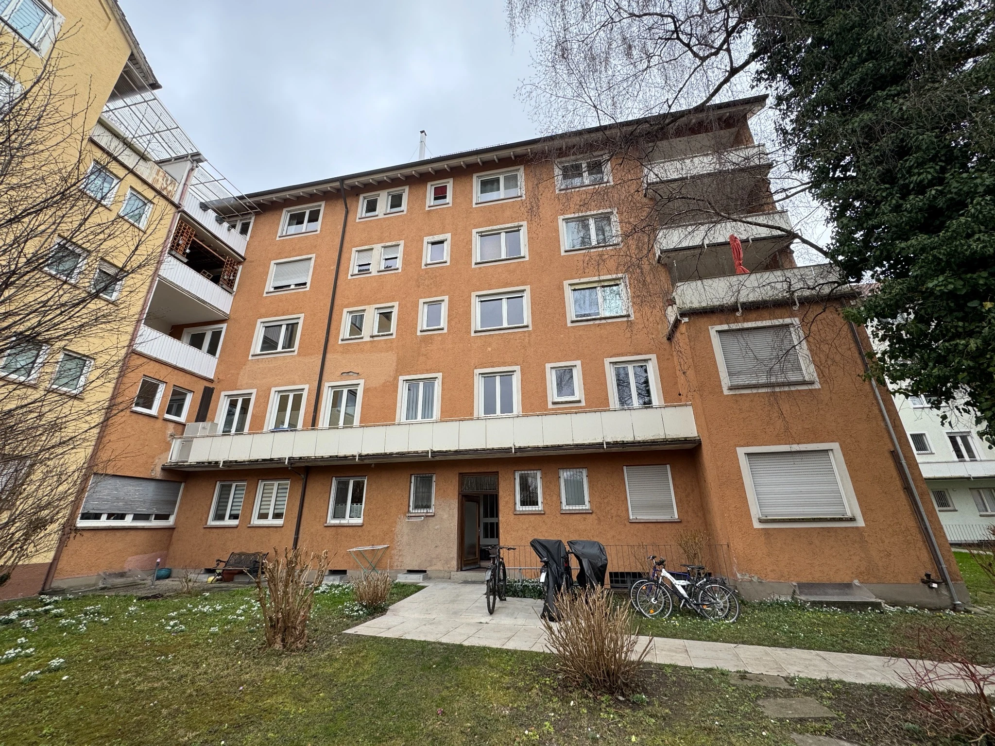 Mehrfamilienhaus